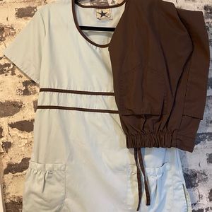 Black star scrub set